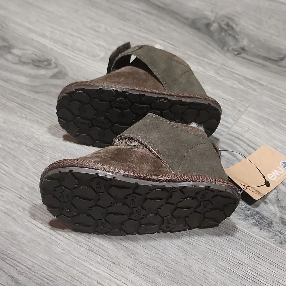 NIB Emu Hyke Chocolate Brown Suede Sheerling Booties